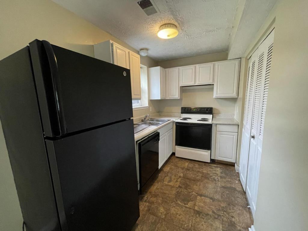 3199 Yellowstone Pkwy Unit B - Photo 3 of 5