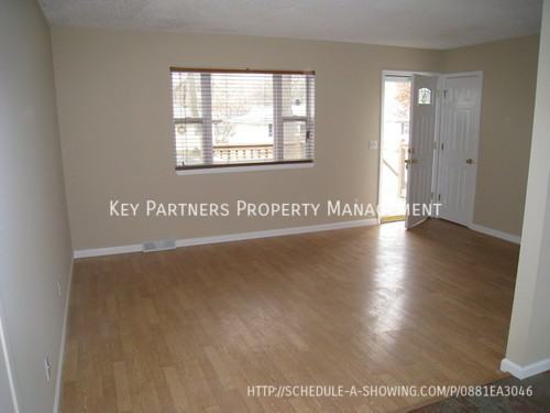 4631 N Bristol Ave - Photo 2 of 10