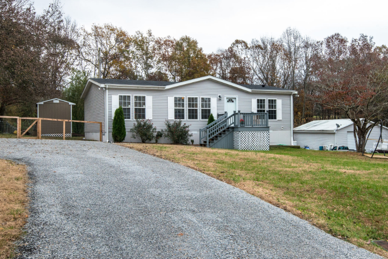 7381 Peaceful Acres Rd - Photo 2 of 33