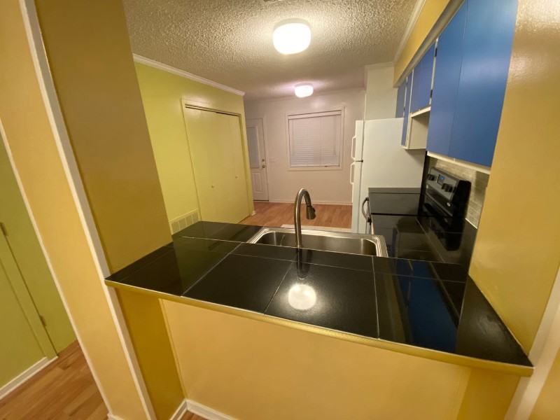 10 Canterbury Ct - Photo 5 of 30