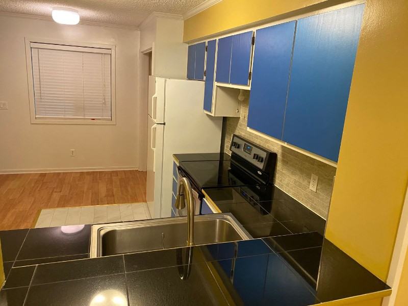 10 Canterbury Ct - Photo 7 of 30