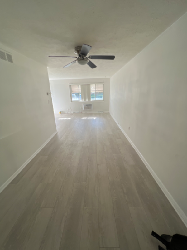 1519 Severn Ln - Photo 3 of 9