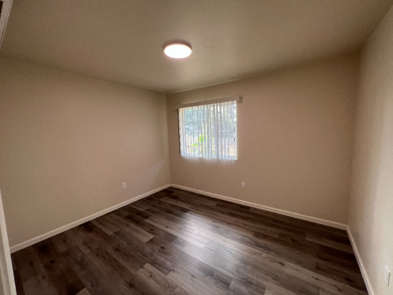940 N Van Ness Ave - Photo 3 of 11