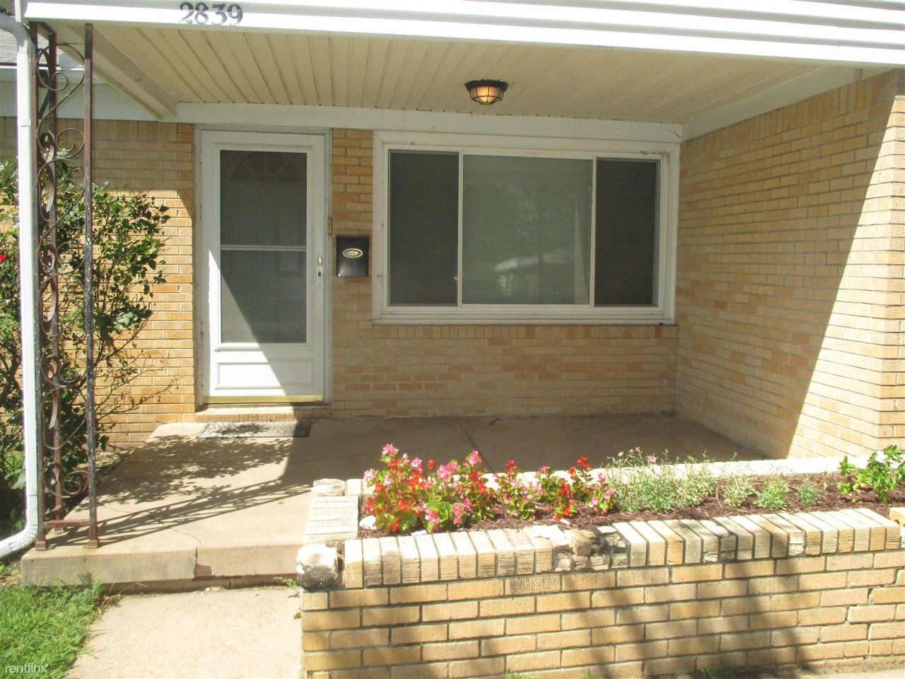 2839 S Ida Ave - Photo 2 of 21