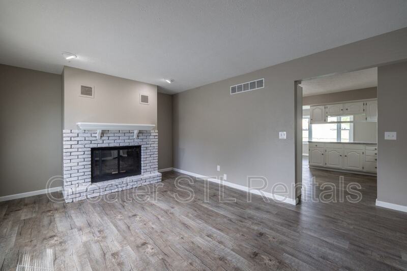 2461 Spikewood Ct - Photo 2 of 33