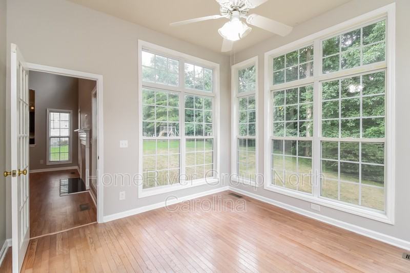 4214 Clovelly Dr - Photo 3 of 18