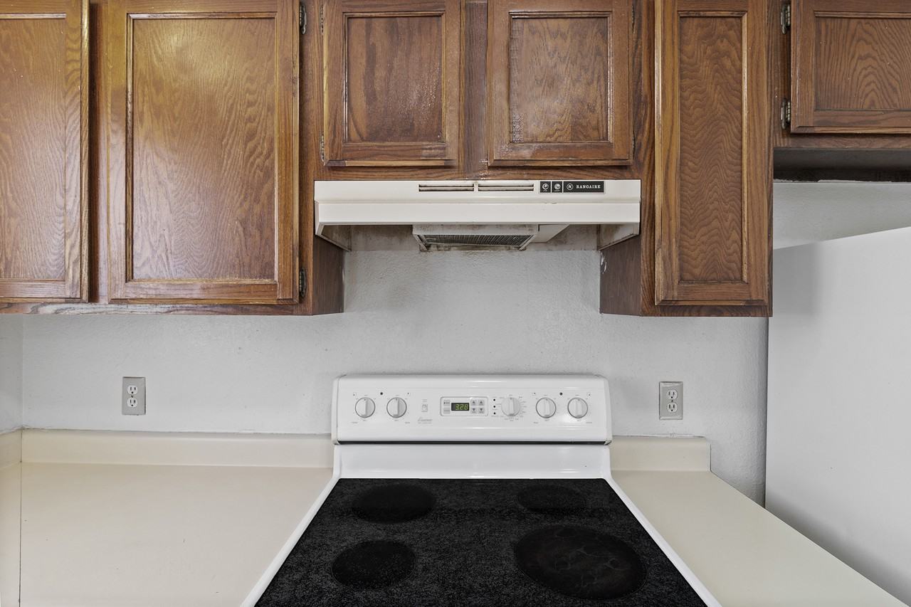 464 32 1/8 Rd - Photo 2 of 23