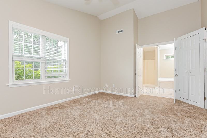 2110 Highfield Park Dr - Photo 3 of 15