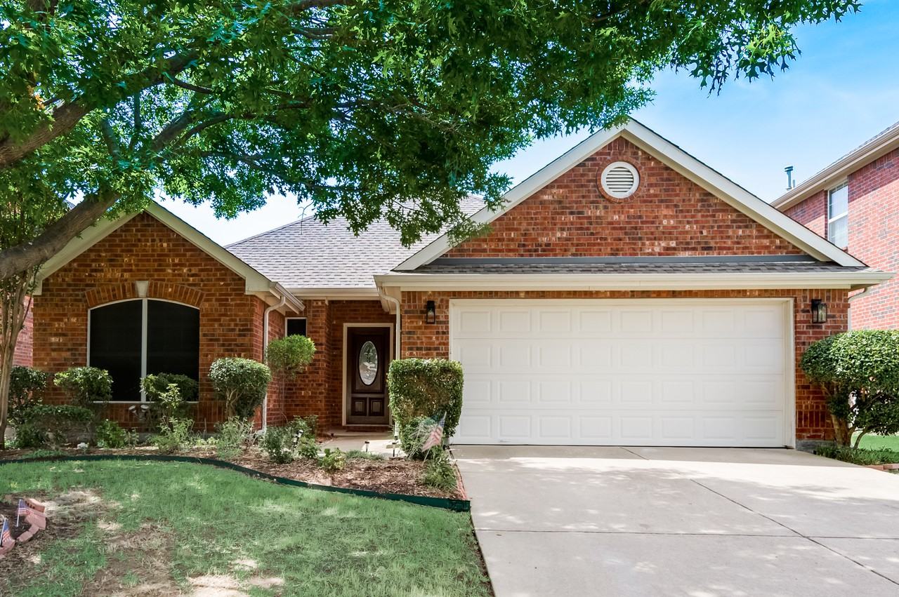 2903 Holly Ln - Photo 2 of 33