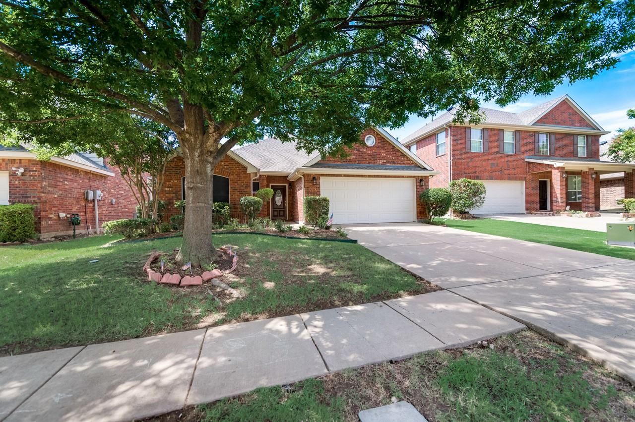 2903 Holly Ln - Photo 3 of 33