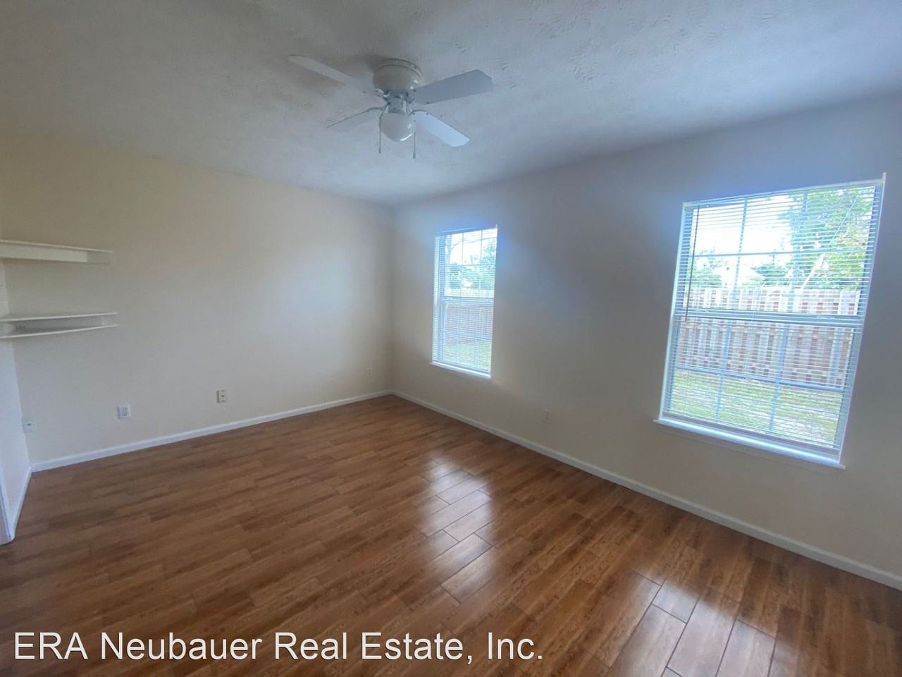 111 Abigail Ln - Photo 2 of 8