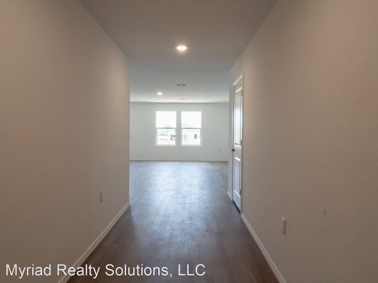 922 Manero Pass - Photo 2 of 20