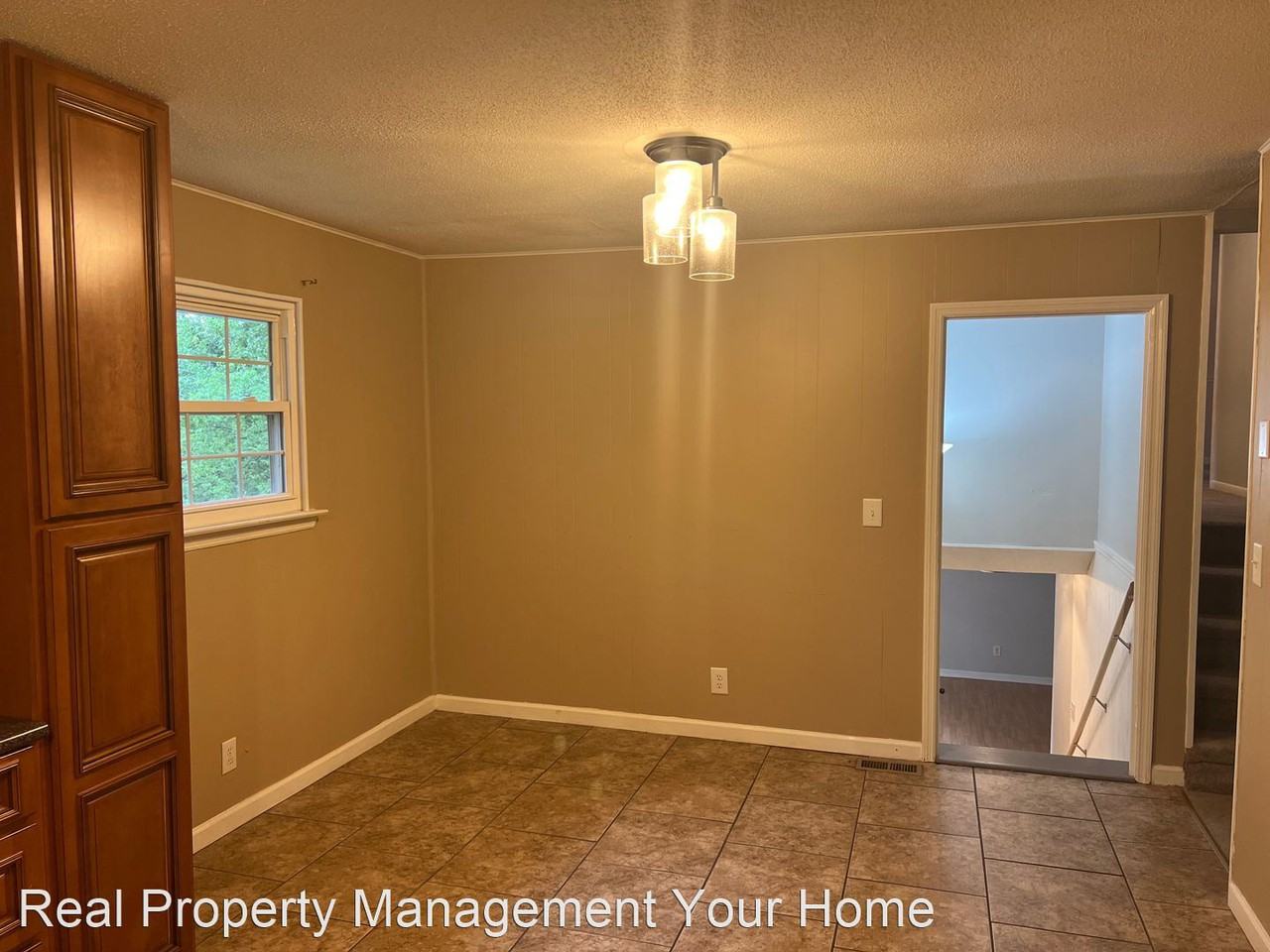 3217 Ozark Cir - Photo 3 of 17