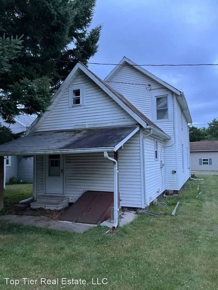 229 Dale Ln Nw - Photo 2 of 8