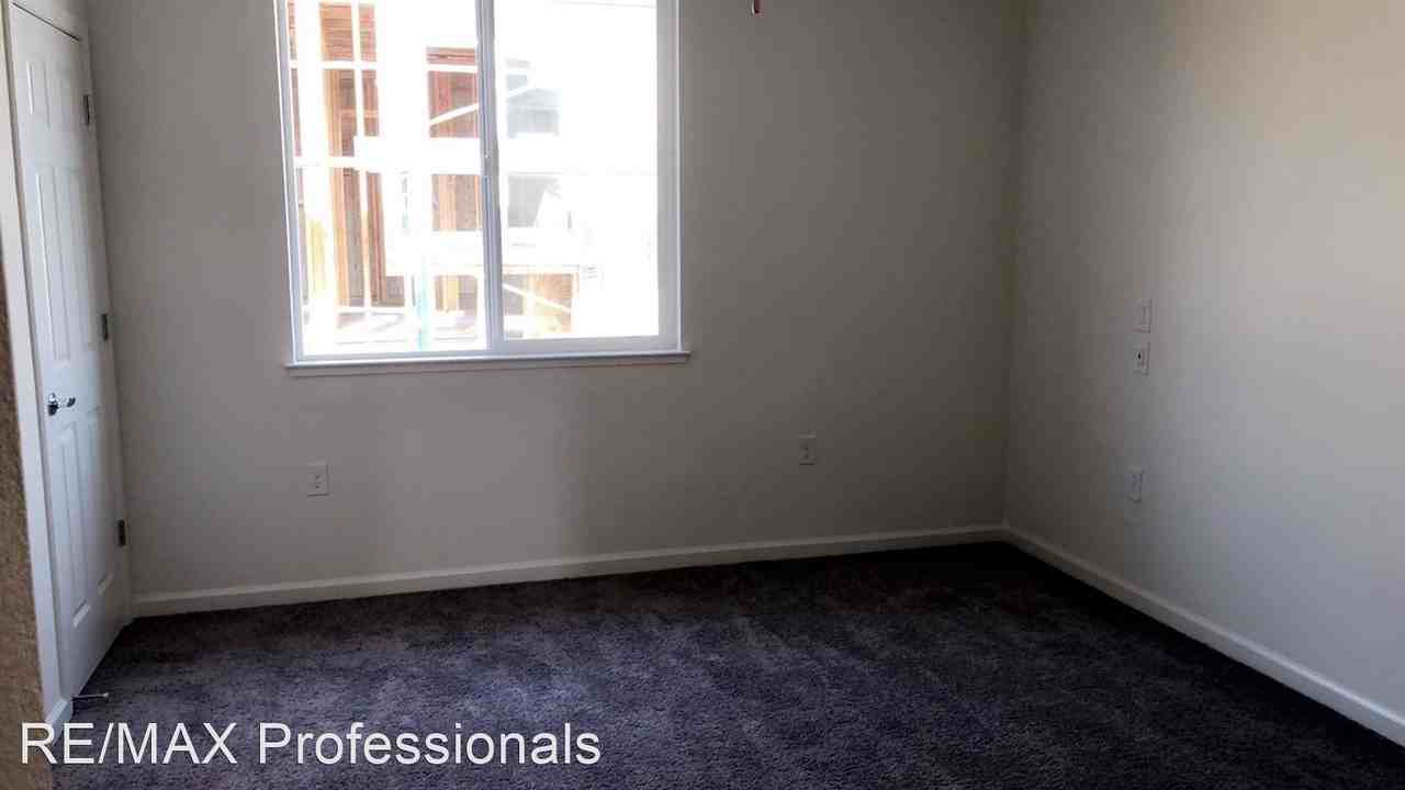 2999 Silver River Ln - Photo 2 of 10