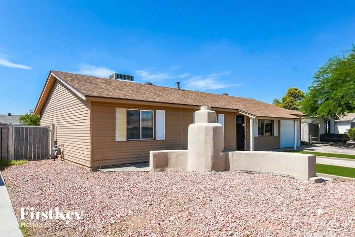 3755 E Pershing Ave - Photo 2 of 15