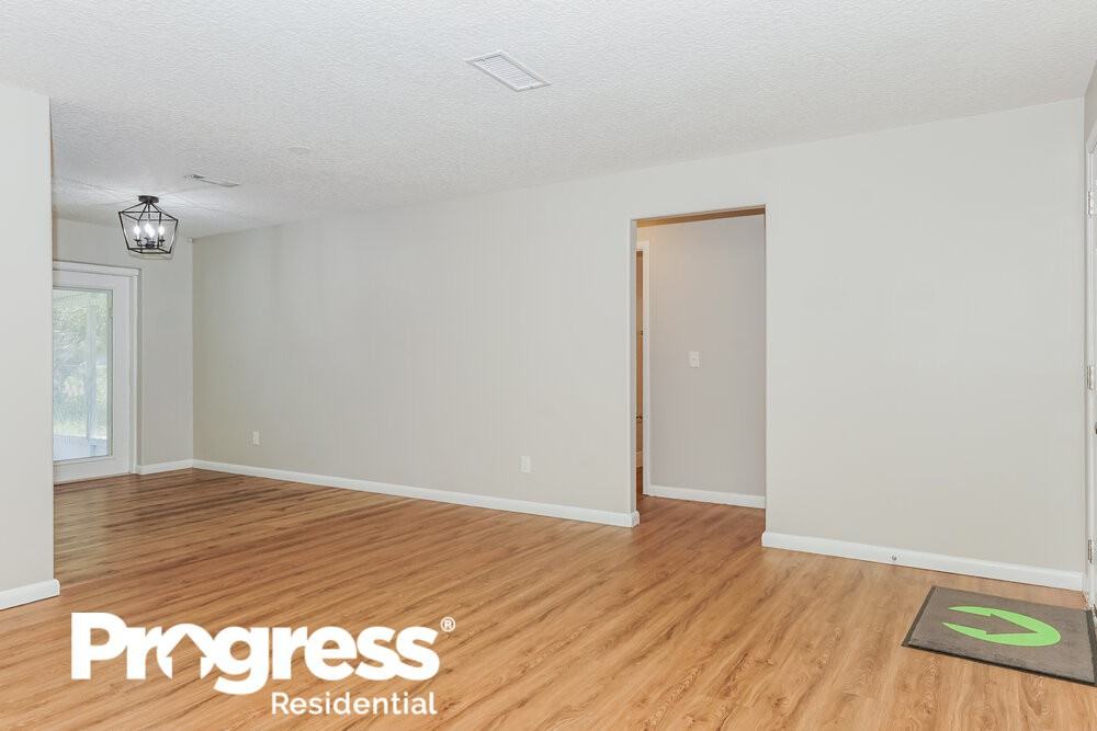 550 Karen Dr - Photo 3 of 16