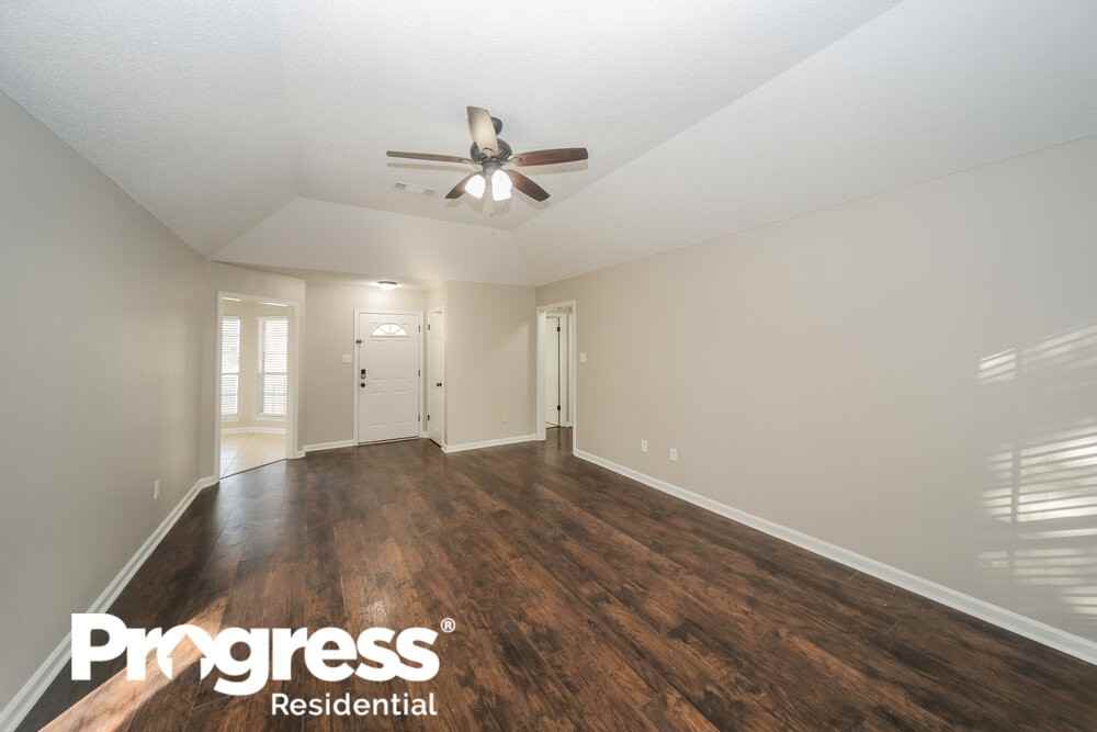 5411 Corner Oak Dr - Photo 3 of 17