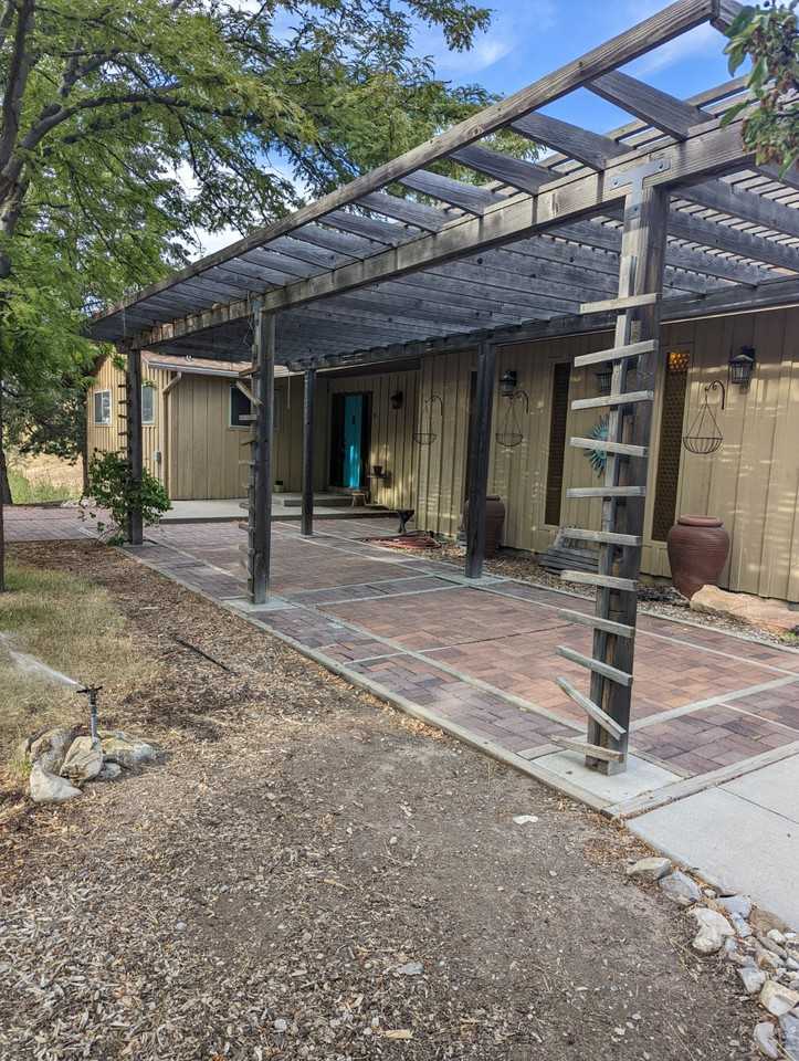 570 Spring Creek Road - Photo 3 of 32