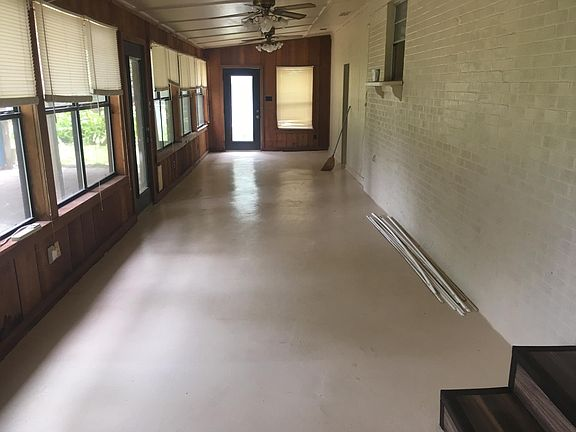 2939 Rollingwood Dr - Photo 2 of 9