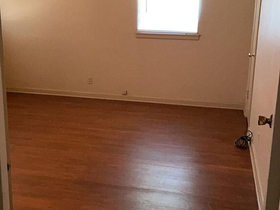 2939 Rollingwood Dr - Photo 3 of 9