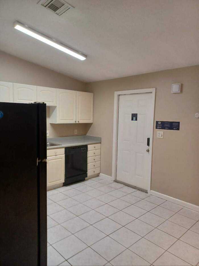 2213 Grant St #2 - Photo 2 of 2