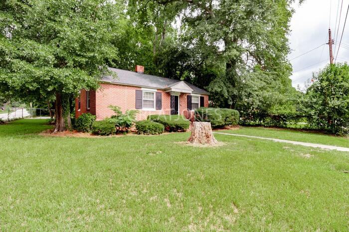 3104 Mary Dr - Photo 2 of 22