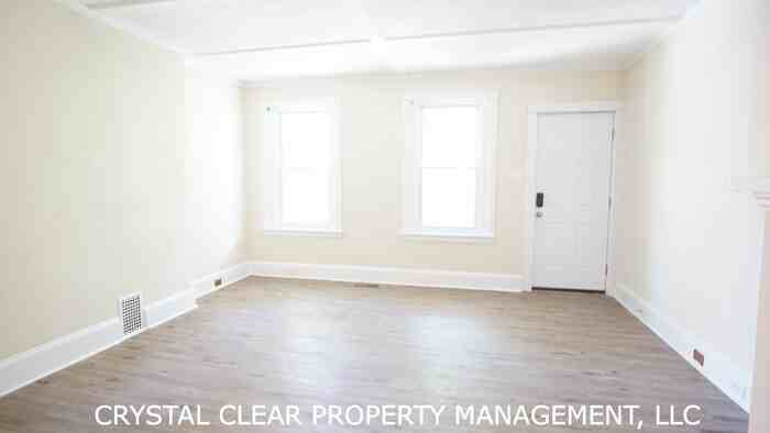 416 W 21st St - Photo 3 of 21