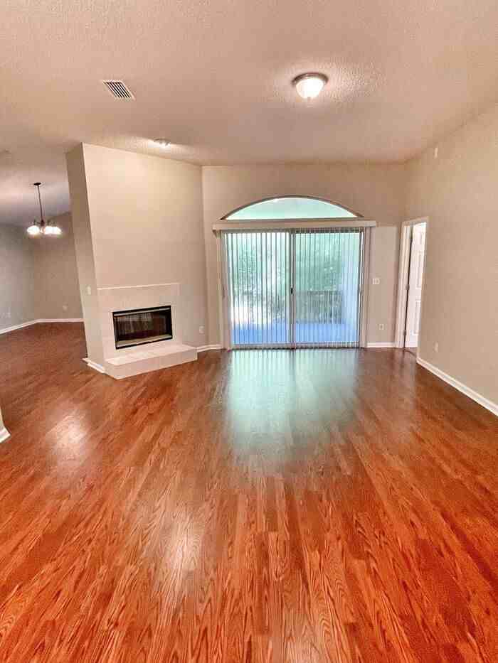 3616 Millcrest Dr - Photo 3 of 13