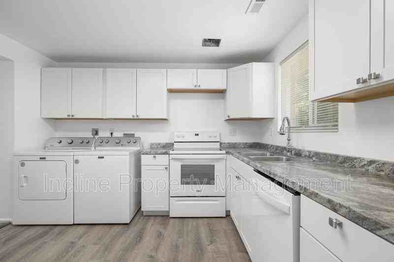 1067 S Anne Cir - Photo 3 of 12