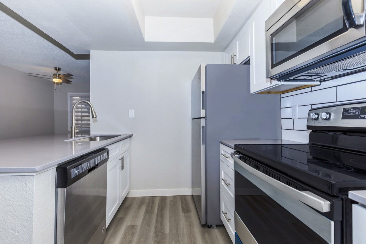 Tides at Paradise Valley - Photo 2 of 17