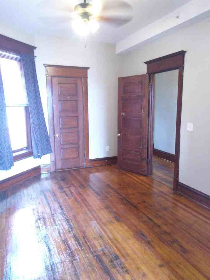 602 W 3rd St #6A - Photo 5 of 8