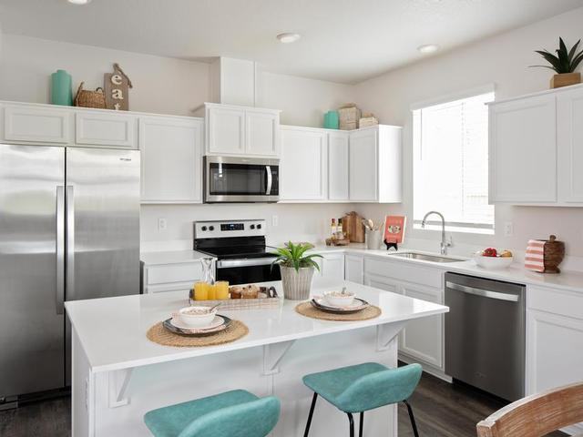 3388 Sw 38th St - Photo 5 of 20