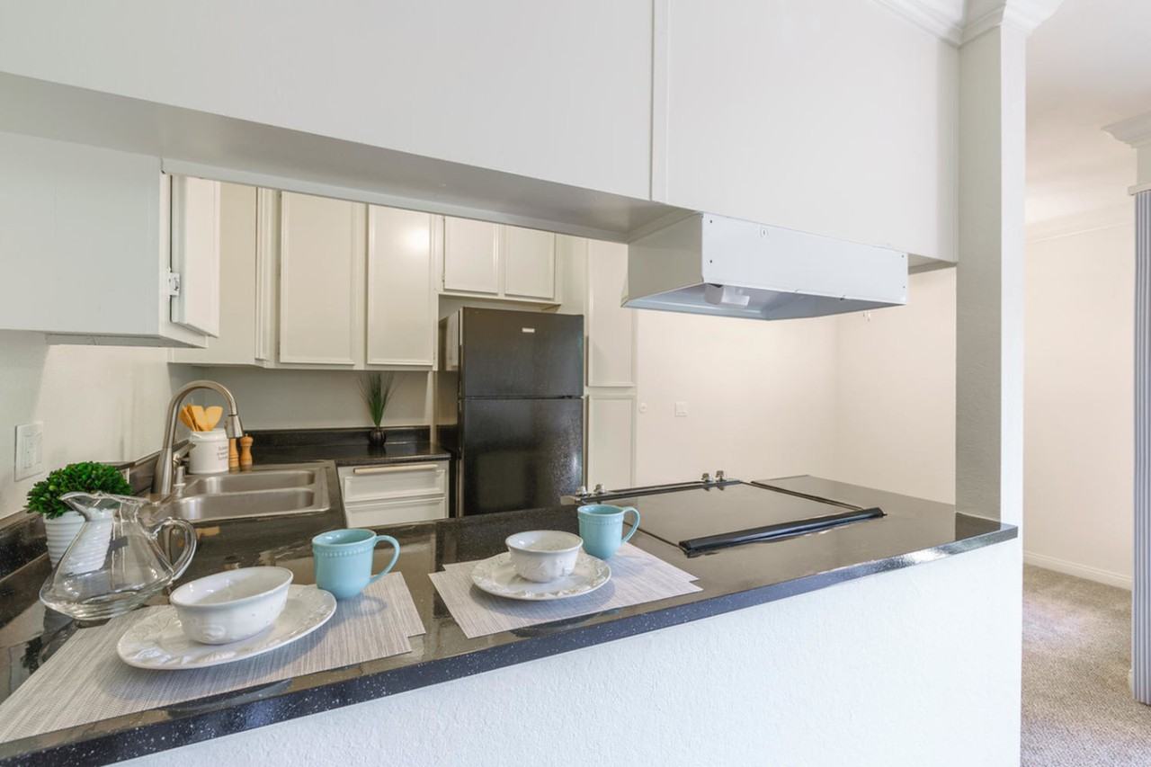 Elan Seacrest Encinitas - Photo 3 of 16
