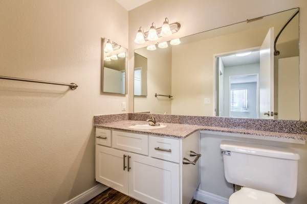 El Norte Villas Apartments 1051 W El Norte Pkwy, Escondido, CA 92026