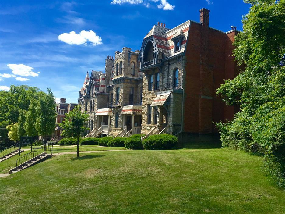 Morris Manor - Photo 2 of 6