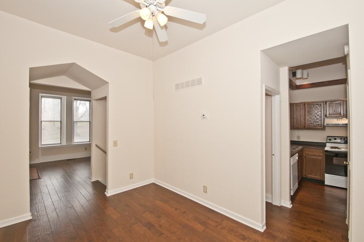 Morris Manor - Photo 3 of 6