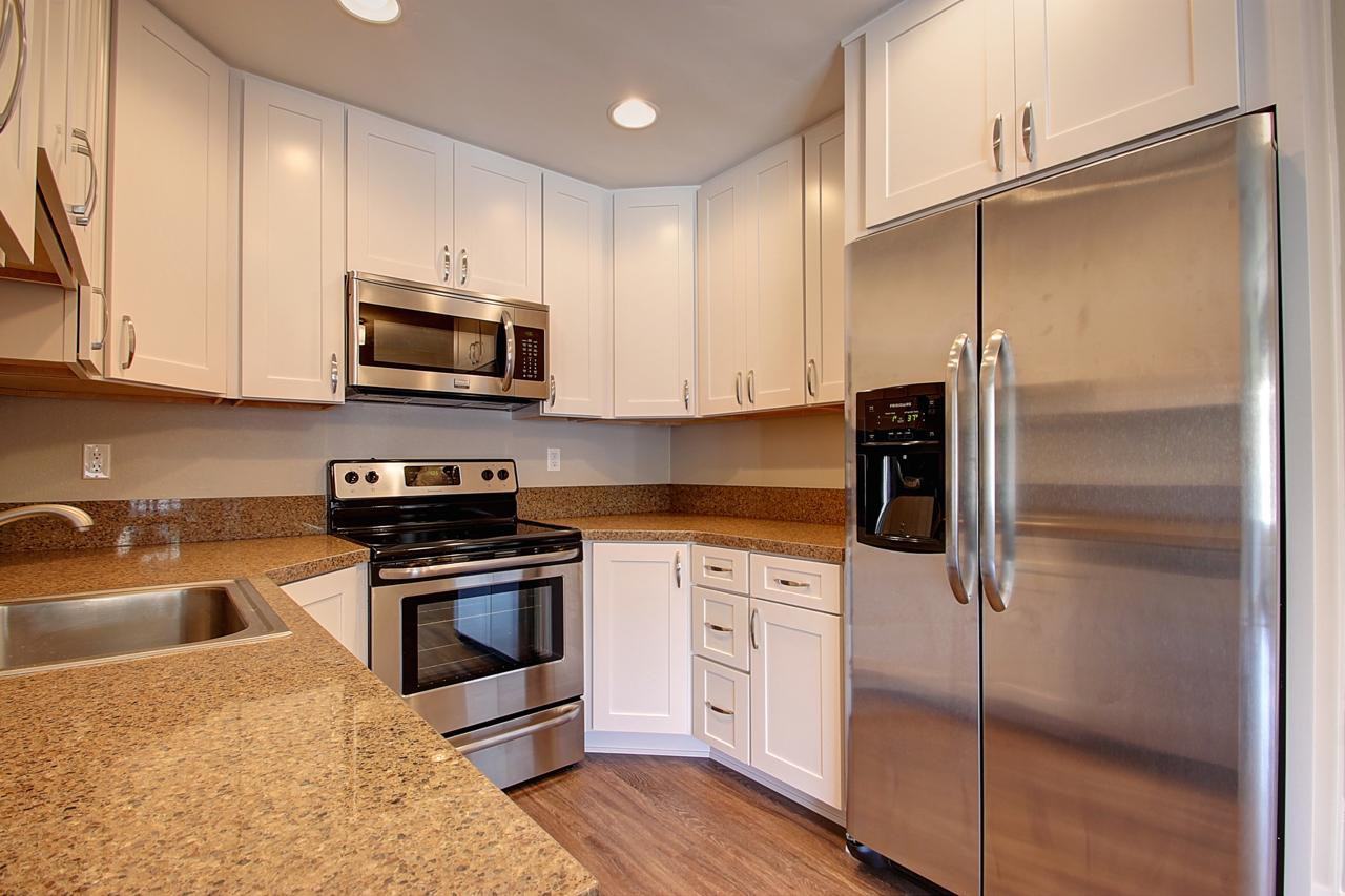 Loma Portal - Photo 2 of 33