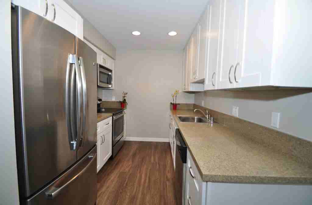 Loma Portal - Photo 3 of 33