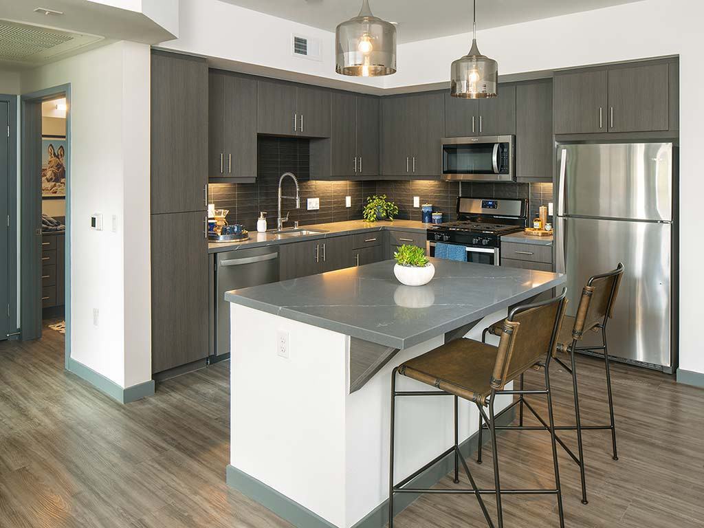 Persea - Photo 2 of 13