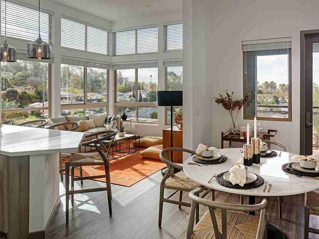 Persea - Photo 3 of 13