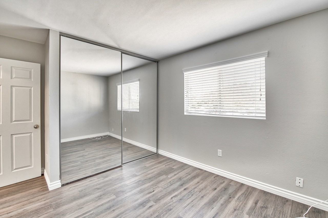 Monterey Apartments - Photo 3 of 26