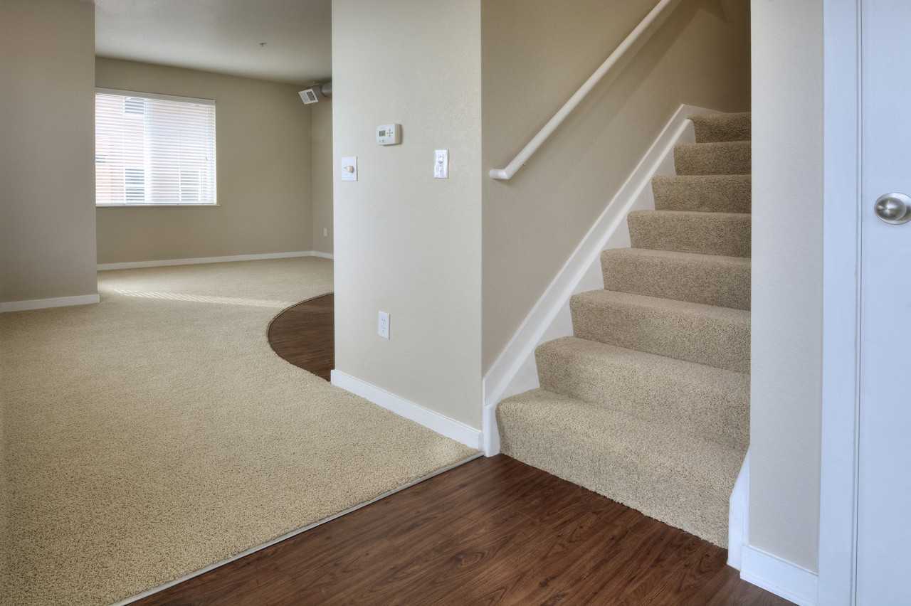 Uptown Broadway - Photo 5 of 49