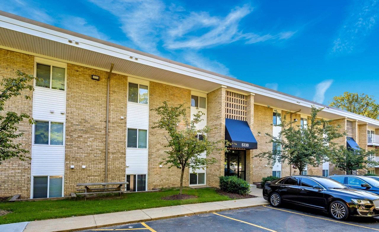 Hilltop Apartments - Photo 4 of 41