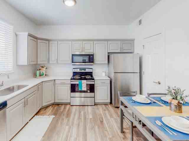 Courtside (past) - Photo 2 of 24