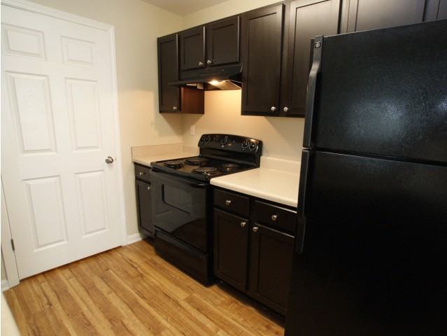 Alton Place Apartments - Photo 2 of 22