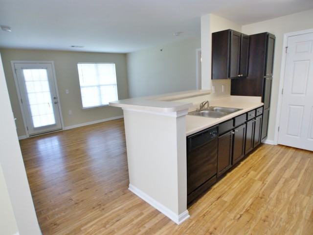 Alton Place Apartments - Photo 4 of 22