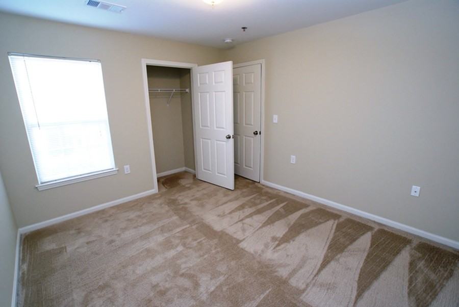 Alton Place Apartments - Photo 5 of 22