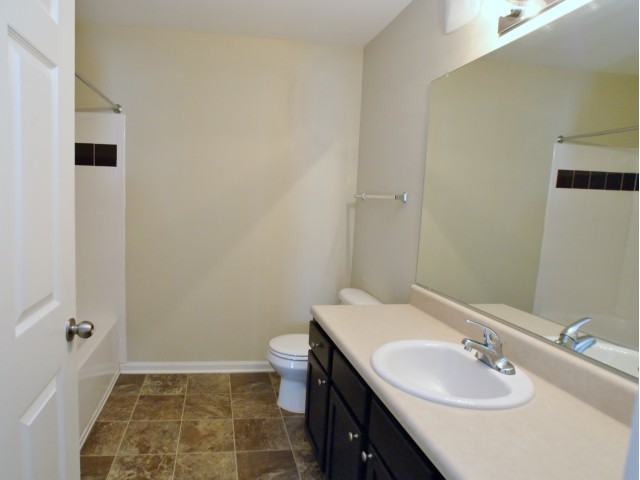 Alton Place Apartments - Photo 6 of 22