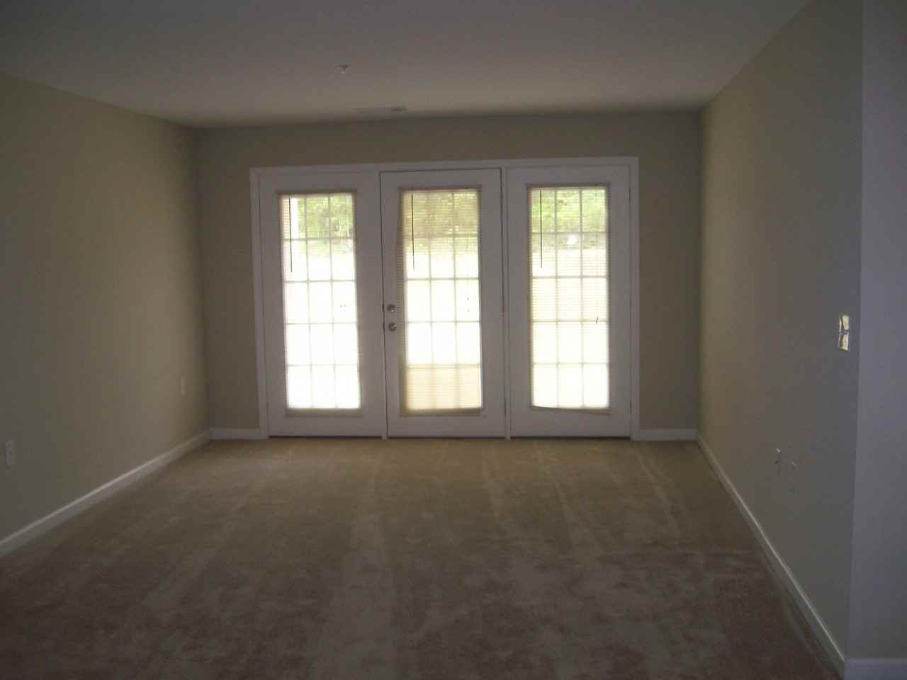 Eastland Place Apartments - Photo 3 of 18